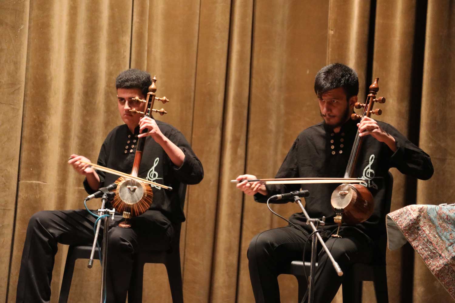 آموزش ساز کمانچه در کرج